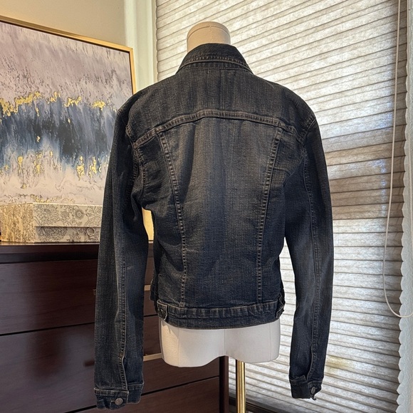 Forever 21 Dark Wash Stretchy Denim Jacket. Size M - Picture 4 of 7